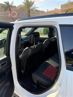 جیپ گراند شیرۆکی